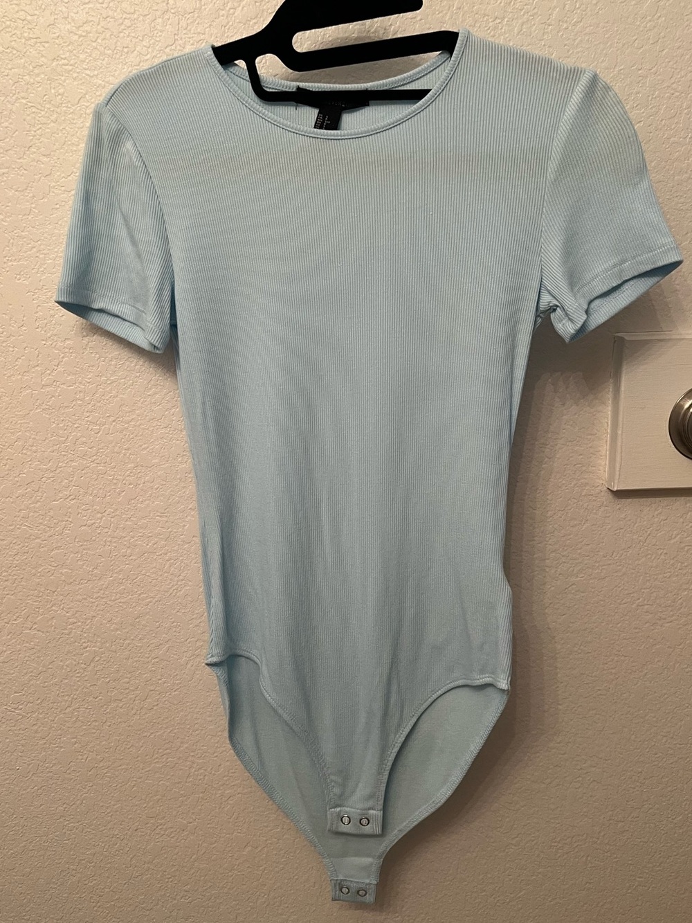 ✨ 5/$25 ✨ Forever 21 Light Blue Ribbed Short-Sleeve Bodysuit